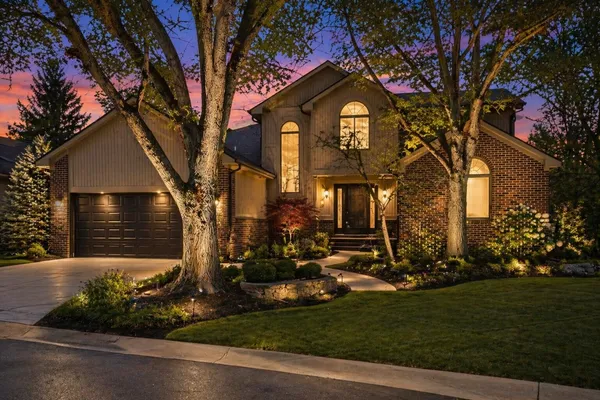 $425,000 | 7513 Hickory Hill Drive, West Bloomfield, MI 48322