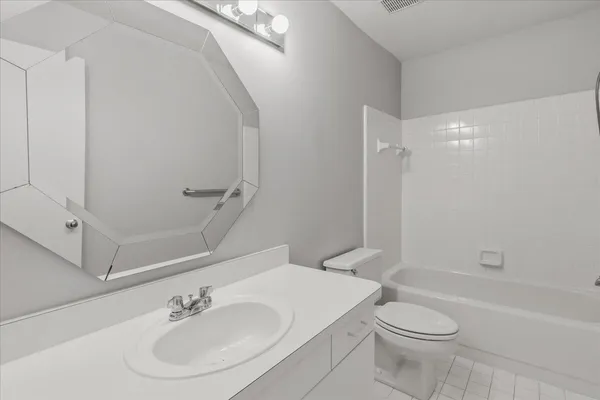 $425,000 | 7513 Hickory Hill Drive, West Bloomfield, MI 48322