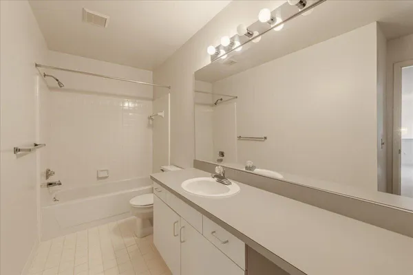 $425,000 | 7513 Hickory Hill Drive, West Bloomfield, MI 48322