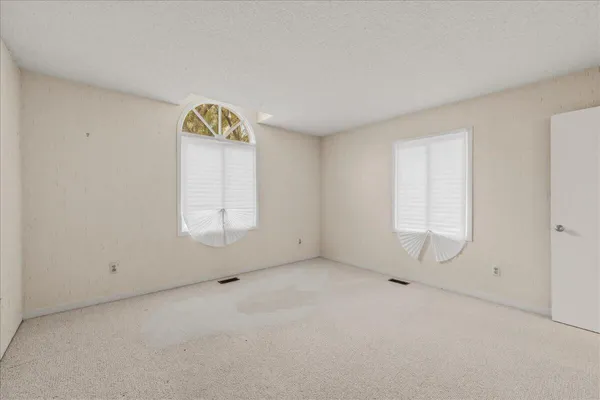 $425,000 | 7513 Hickory Hill Drive, West Bloomfield, MI 48322