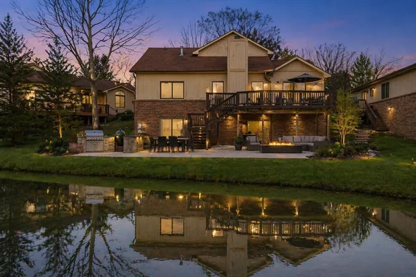 $425,000 | 7513 Hickory Hill Drive, West Bloomfield, MI 48322