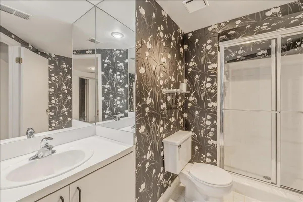 $425,000 | 7513 Hickory Hill Drive, West Bloomfield, MI 48322