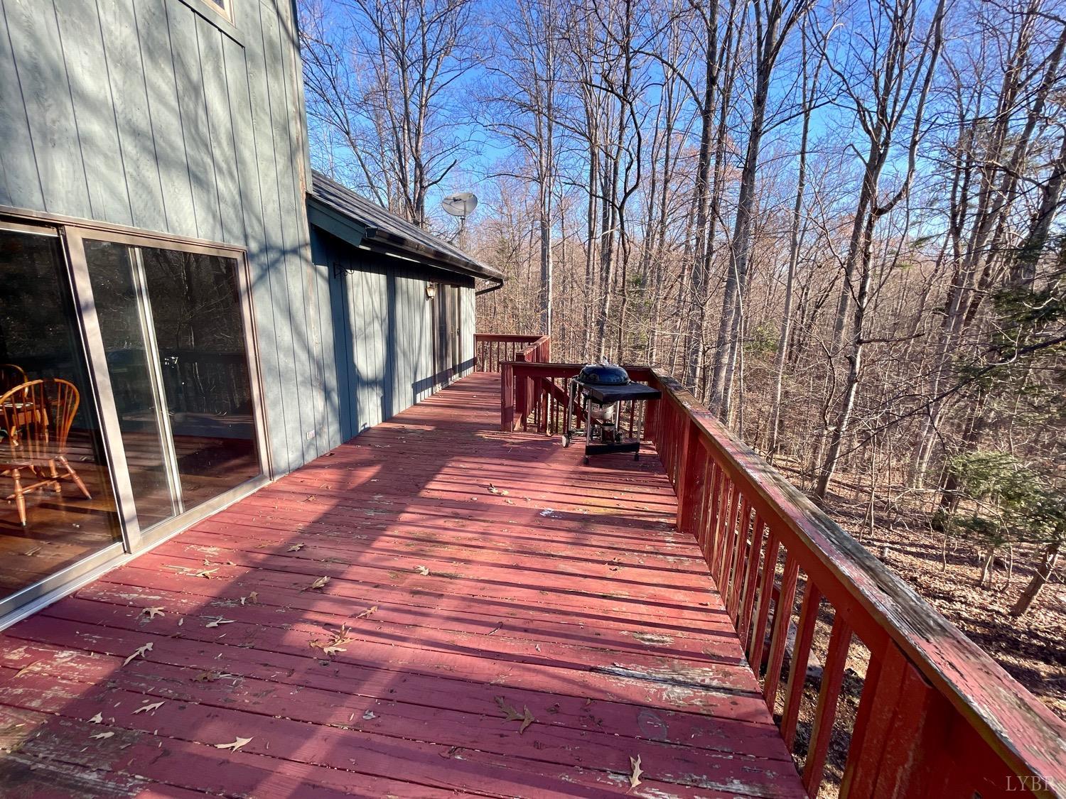 1739 Old Cifax Road Goode, VA 24556 - Photo 39 of 52 a outdoor space with seating