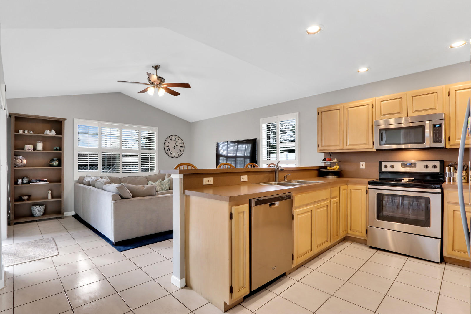 2038 Northwest 8th Street Boca Raton, FL 33431 - Photo 6 of 27 06_Image_6_of_27_mls