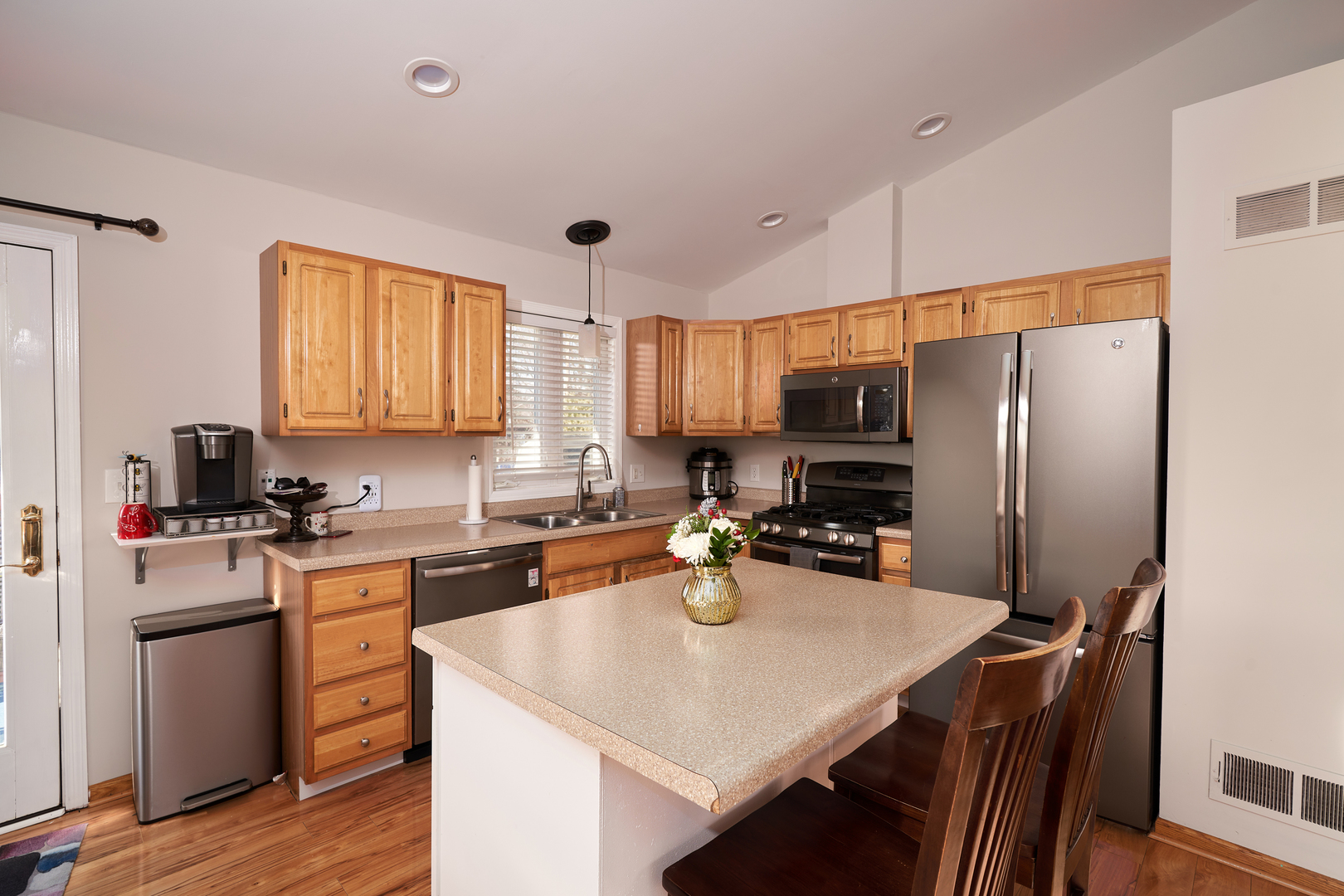 6307 Robert Road Cary, IL 60013 - Photo 5 of 28 Gallery Image 5