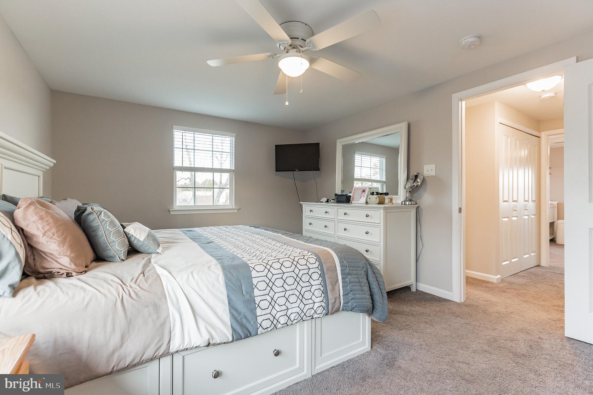 15 Grapevine Road Levittown, PA 19057 - Photo 23 of 30