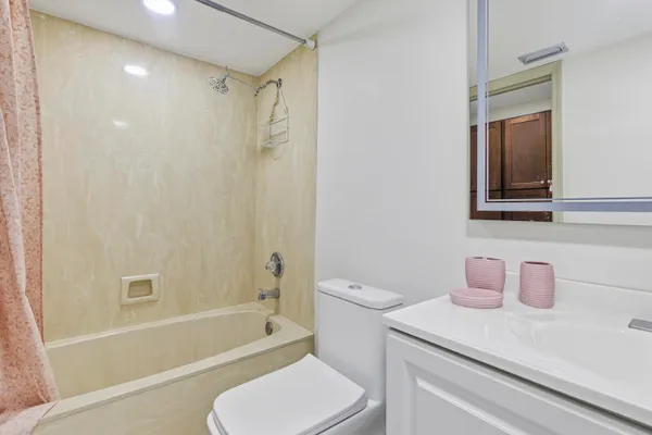 $3,900 | 4949 North Hwy A1A, Unit 213, Fort Pierce, FL 34949