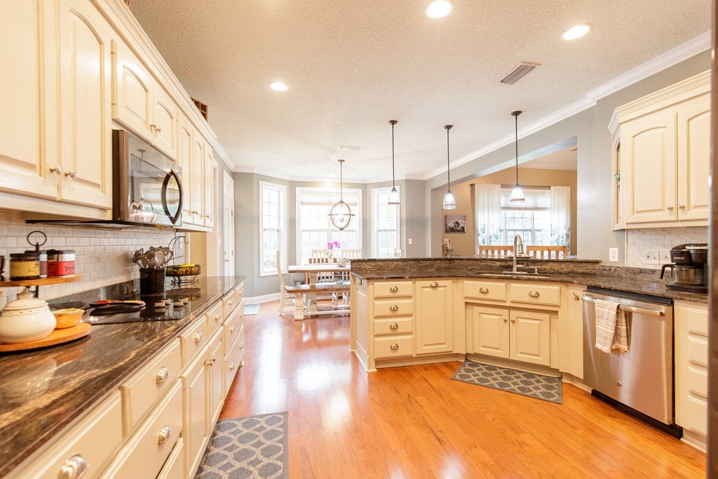 5061 Falling Springs Road Valdosta, GA 31602 - Photo 13 of 54 Gallery Image 13
