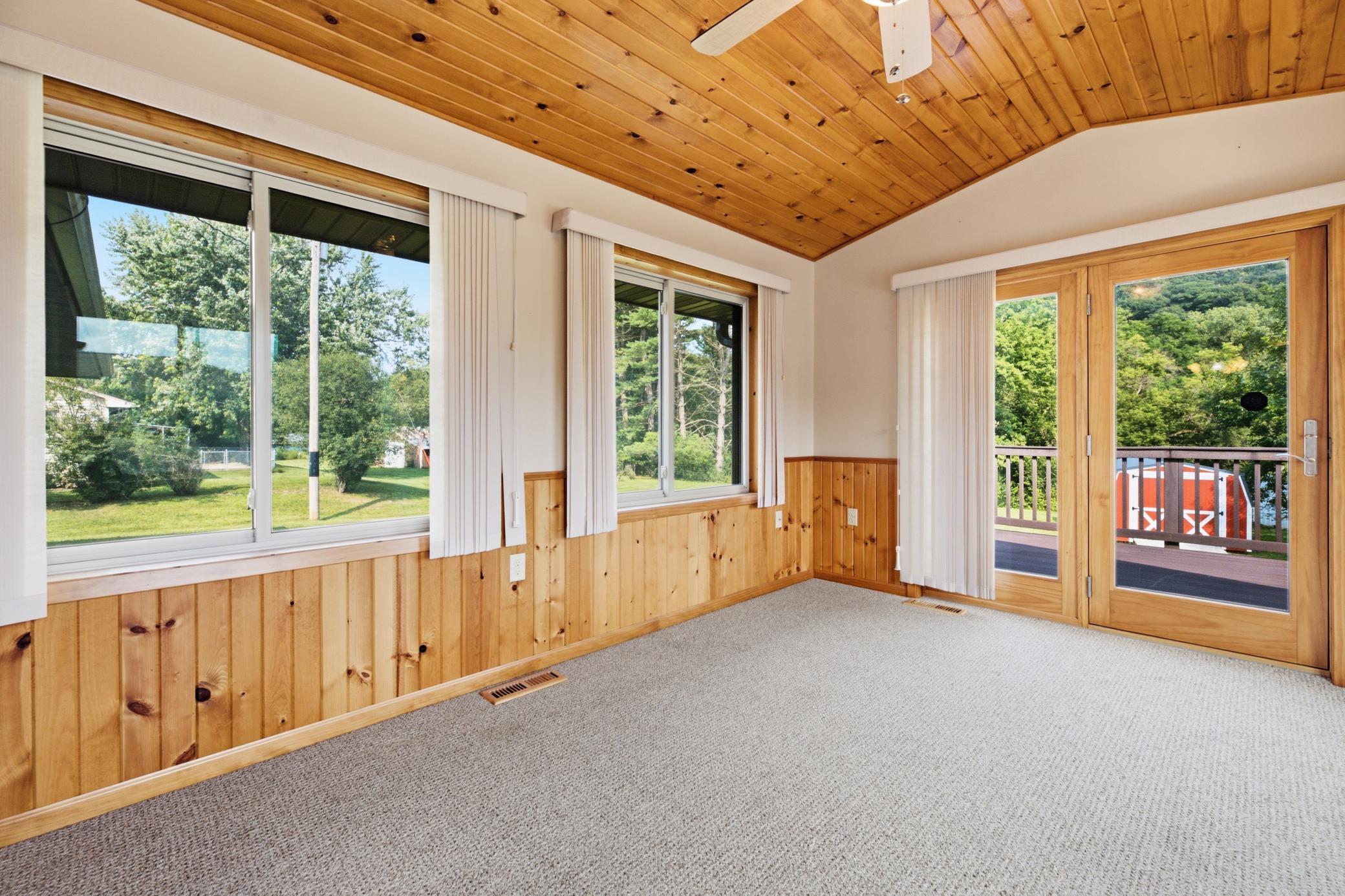 1580 Gilmore Valley Road Winona, MN 55987 - Photo 9 of 32 Gallery Image 9