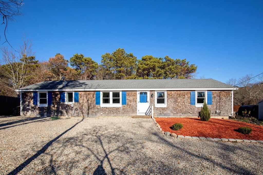 61 Bettys Pond Road Centerville, MA 02632 - Photo 2 of 29 Gallery Image 2