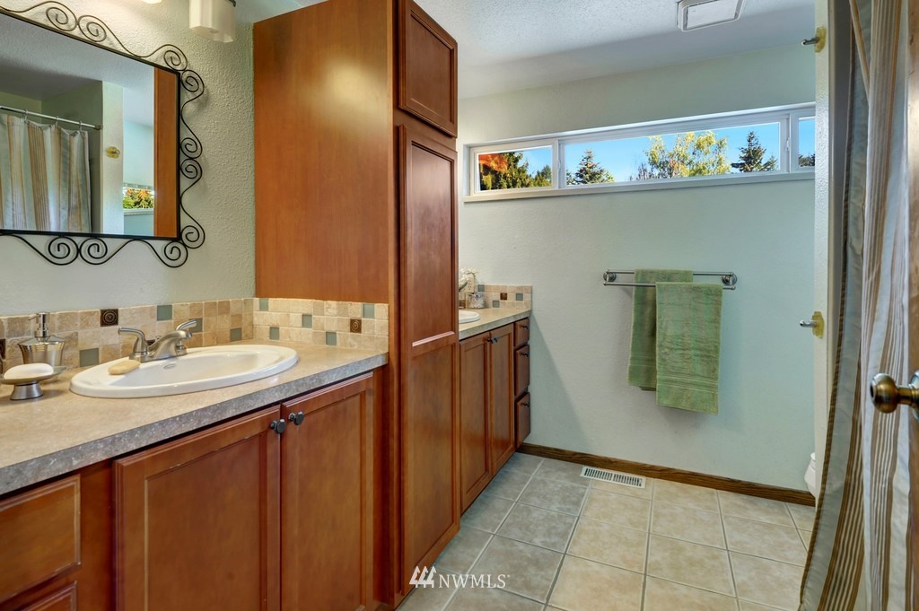 14131 149th Place Southeast Renton, WA 98059 - Photo 15 of 17 Gallery Image 15