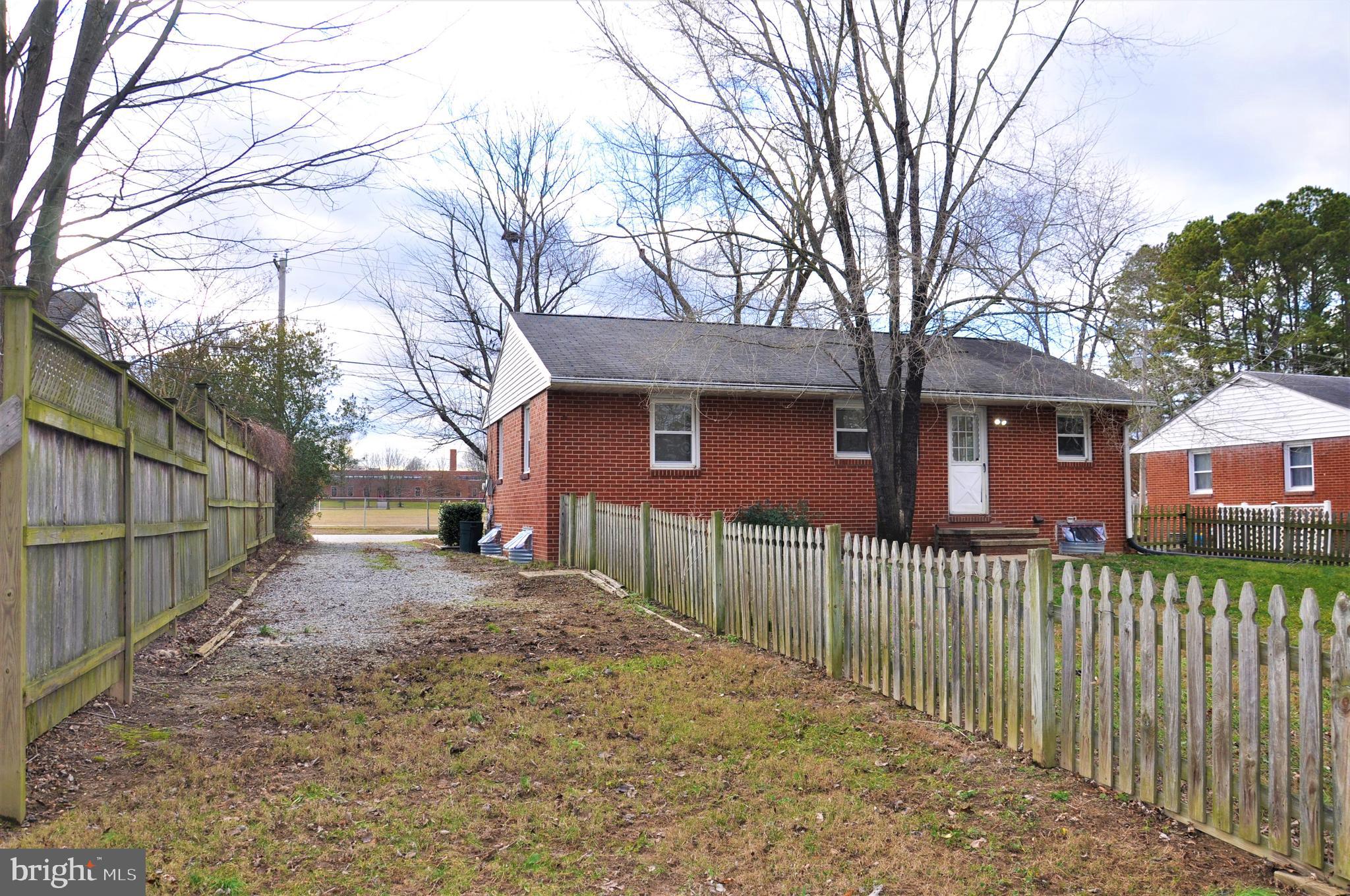 4 Rolling Road Chestertown, MD 21620 - Photo 21 of 22 Rear view with driveway