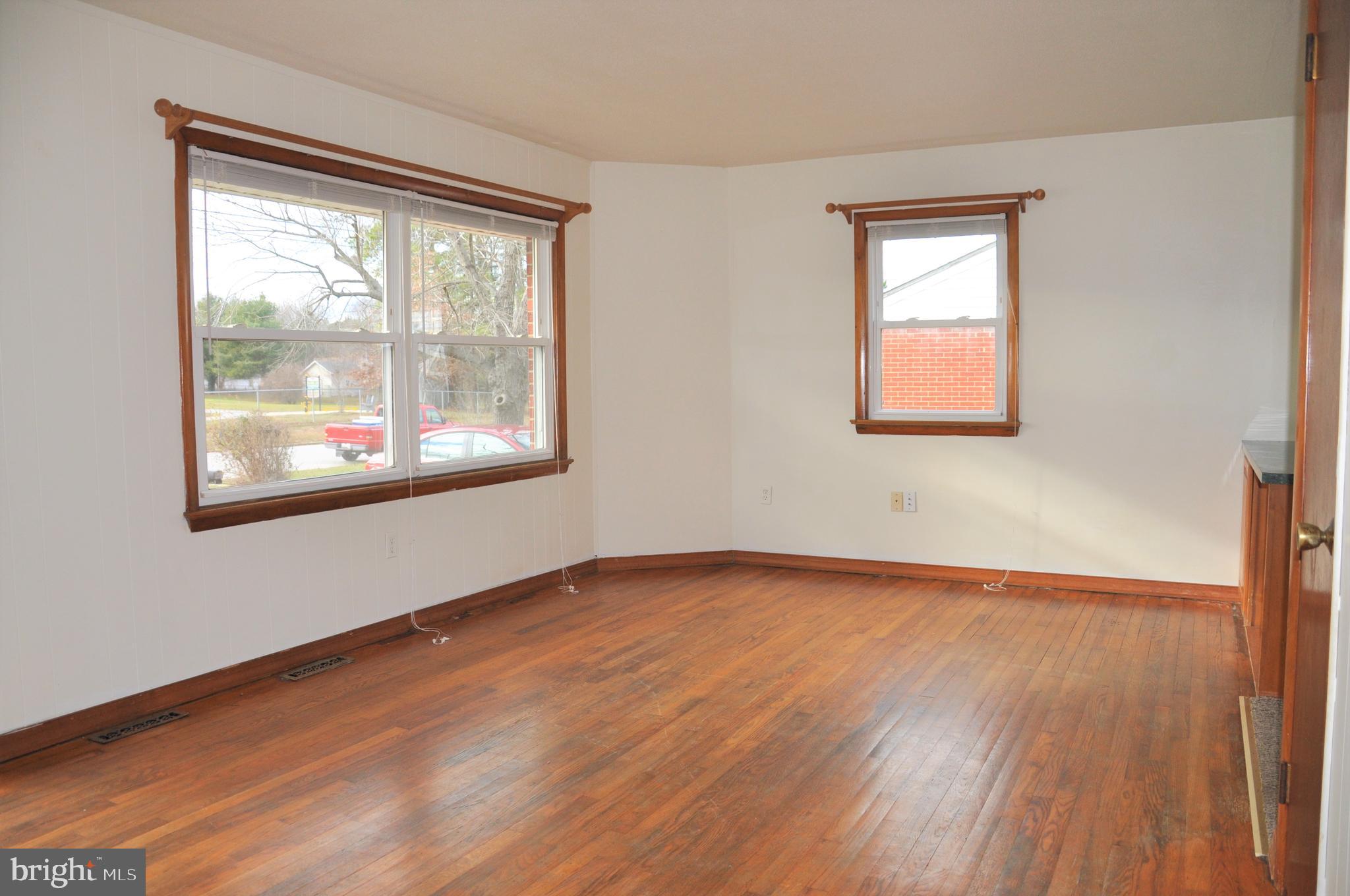 4 Rolling Road Chestertown, MD 21620 - Photo 4 of 22 Living Room