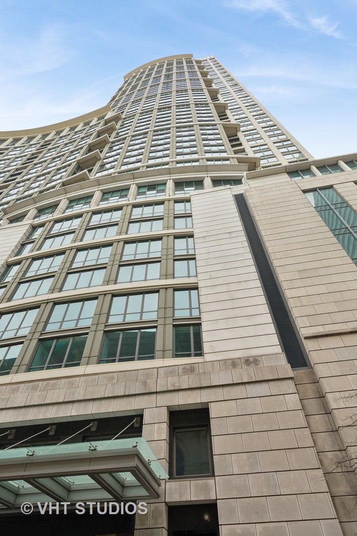 130 N Garland Ct Unit 3204 Chicago IL 60602 MLS #12268259 Compass