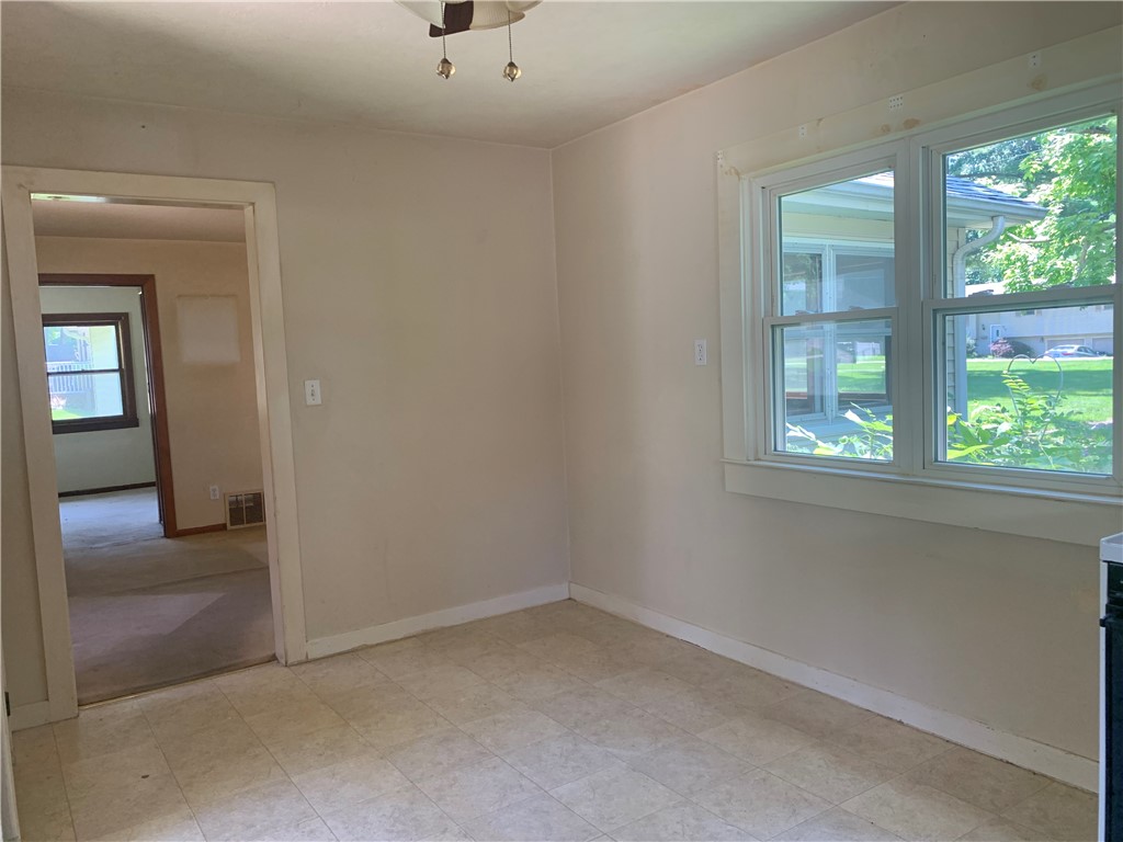 440 North Glendale Avenue Decatur, IL 62521 - Photo 9 of 18 Gallery Image 9