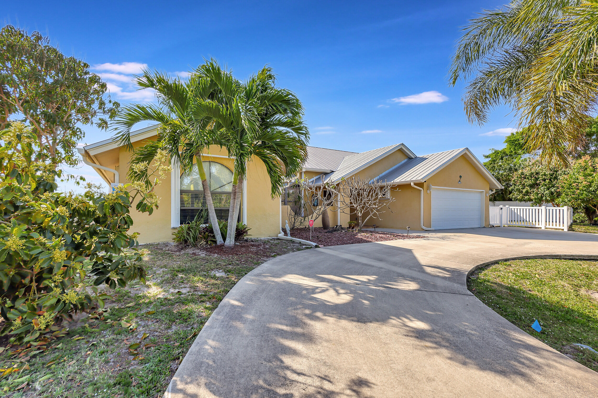 137 Queens Road Fort Pierce, FL 34949 - Photo 1 of 36 1