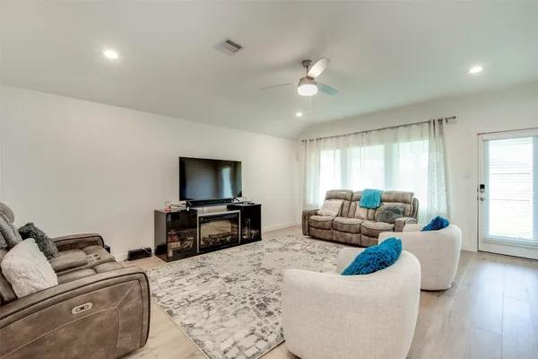 $2,550 | 4327 Whitefish Lane, Fulshear, TX 77494