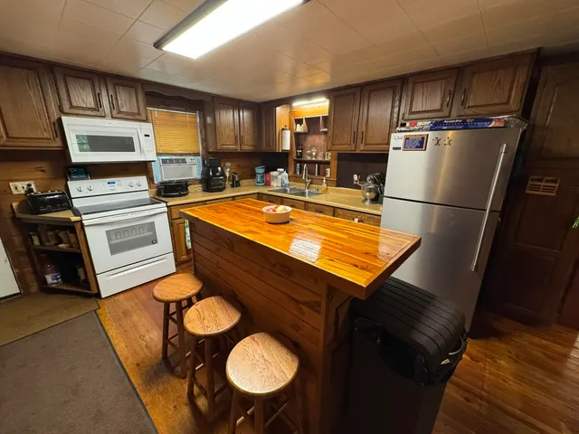 $249,900 | 2762 West Southern Avenue, Baldwin, MI 49304