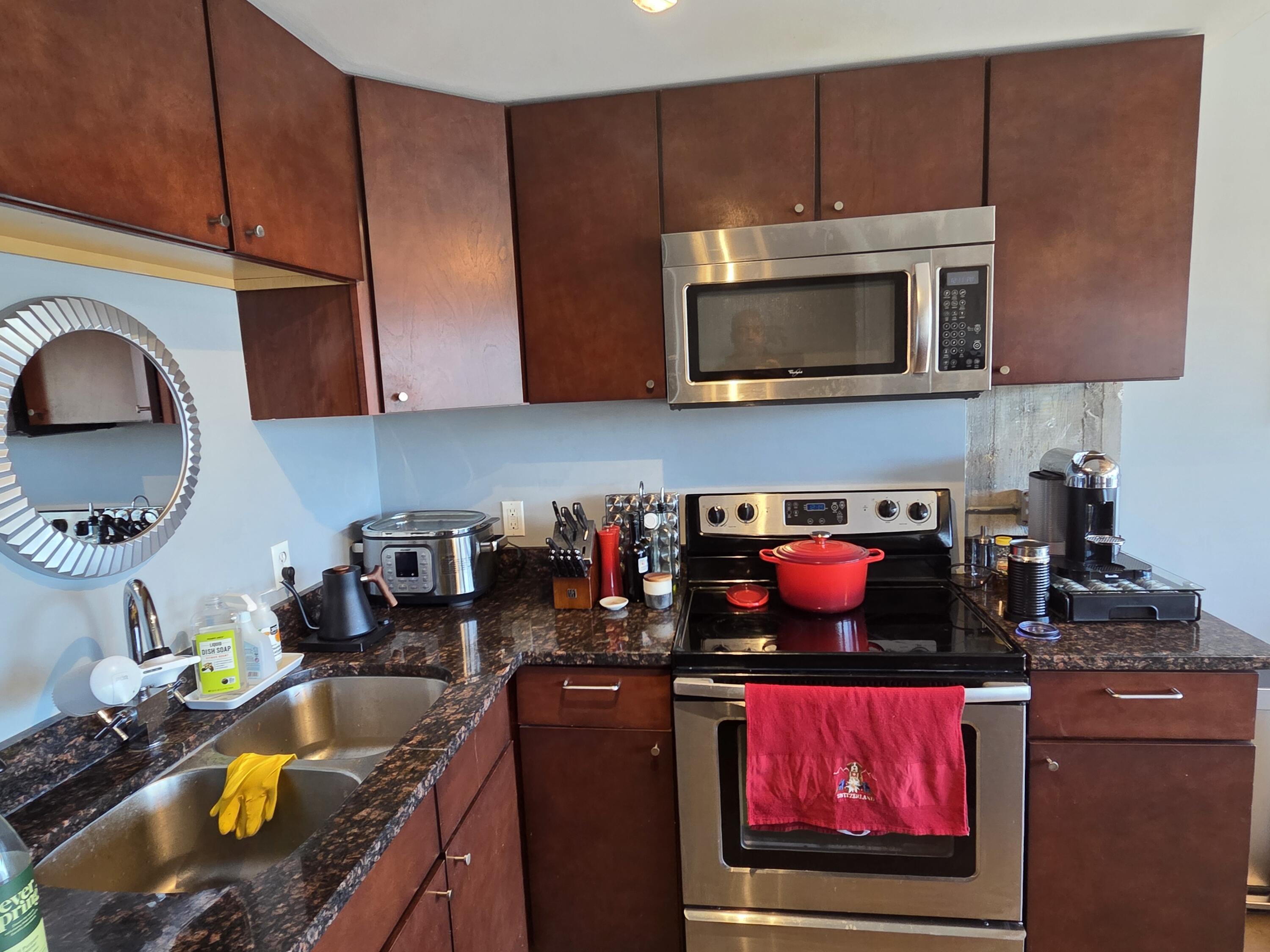 2915 John R Street, Unit 211 Detroit, MI 48201 - Photo 11 of 25 IMG_1890