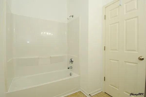 $1,900 | 2245 Aurora Drive, Unit 22, Pingree Grove, IL 60140