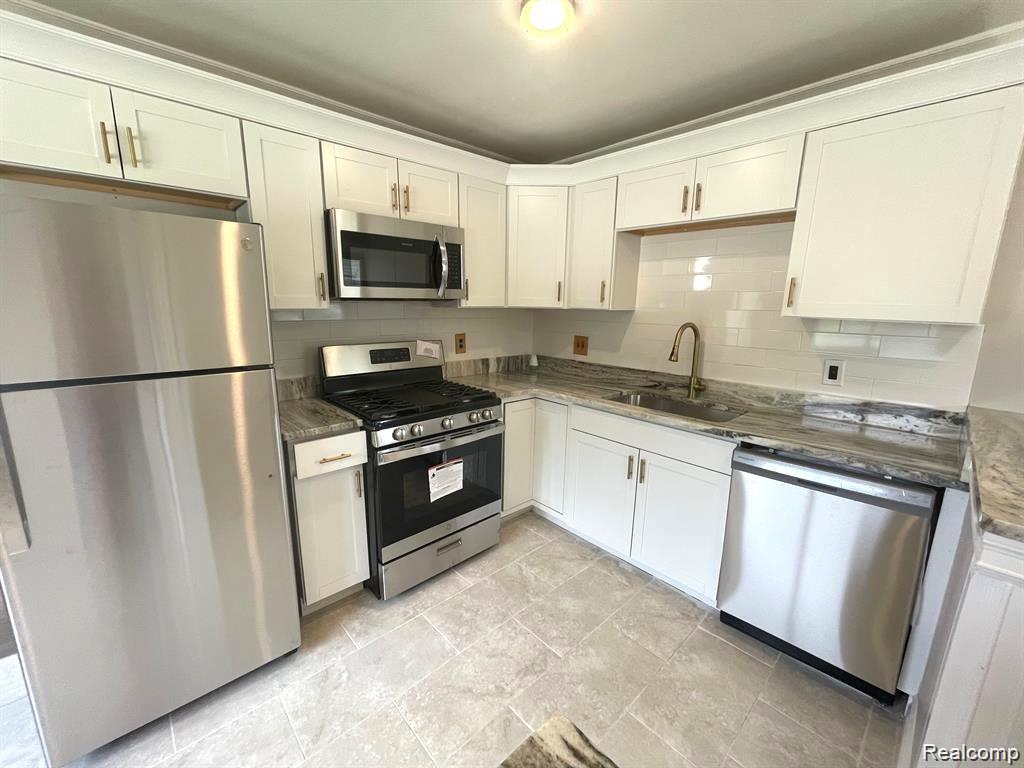 16830 Stephens Road Eastpointe, MI 48021 - Photo 17 of 30