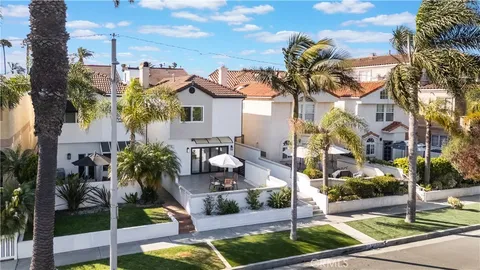 $2,795,000 | 511 9th Street, Huntington Beach, CA 92648