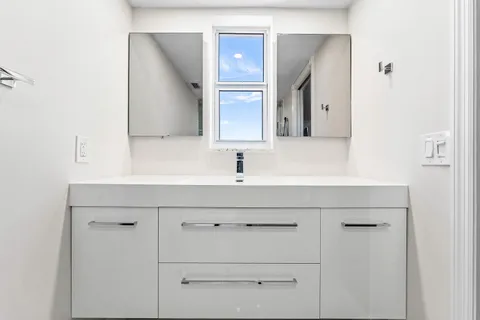 $4,000 | 1160 Hillsboro Mile, Unit 607, Pompano Beach, FL 33064