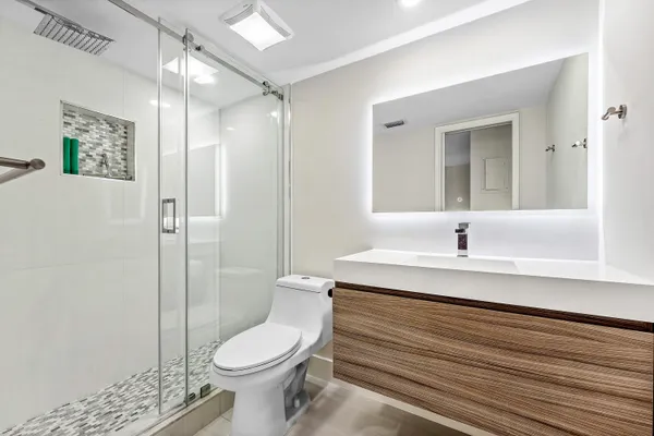 $4,000 | 1160 Hillsboro Mile, Unit 607, Hillsboro Beach, FL 33062