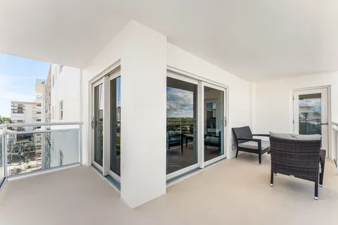 $4,000 | 1160 Hillsboro Mile, Unit 607, Pompano Beach, FL 33064