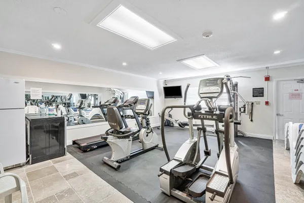 $4,000 | 1160 Hillsboro Mile, Unit 607, Hillsboro Beach, FL 33062