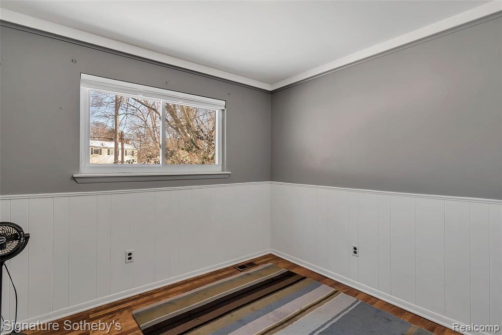 23048 Tuck Road Farmington Hills, MI 48336 - Photo 21 of 36