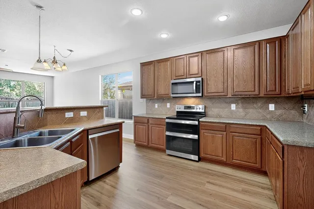 $264,900 | 221 Sunnyside Drive, Kyle, TX 78640