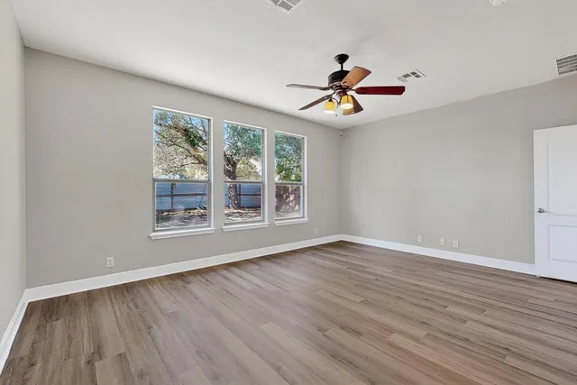 $264,900 | 221 Sunnyside Drive, Kyle, TX 78640