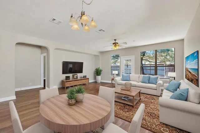 $264,900 | 221 Sunnyside Drive, Kyle, TX 78640