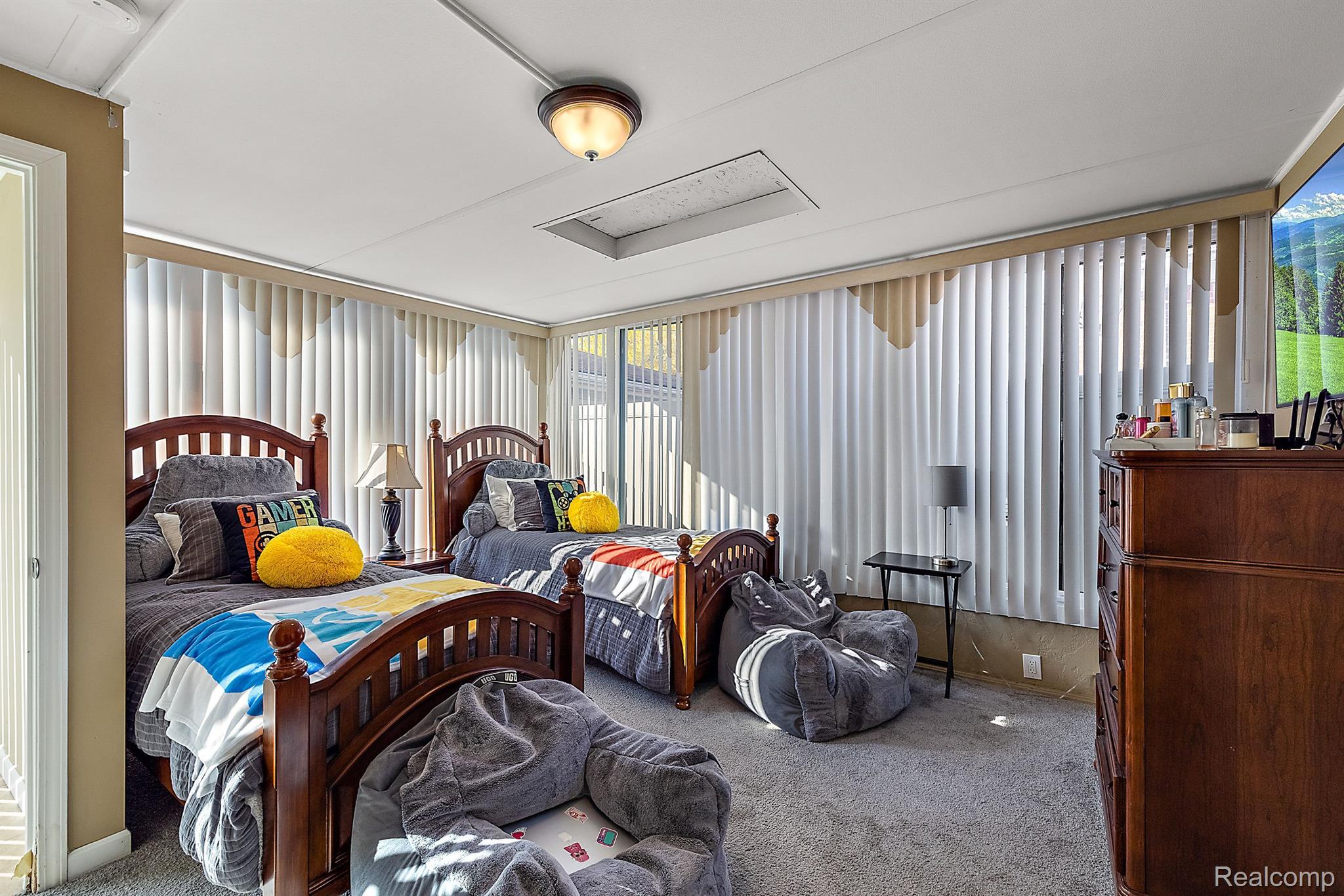 18430 Stephens Road Eastpointe, MI 48021 - Photo 20 of 31 THIRD BEDROOM