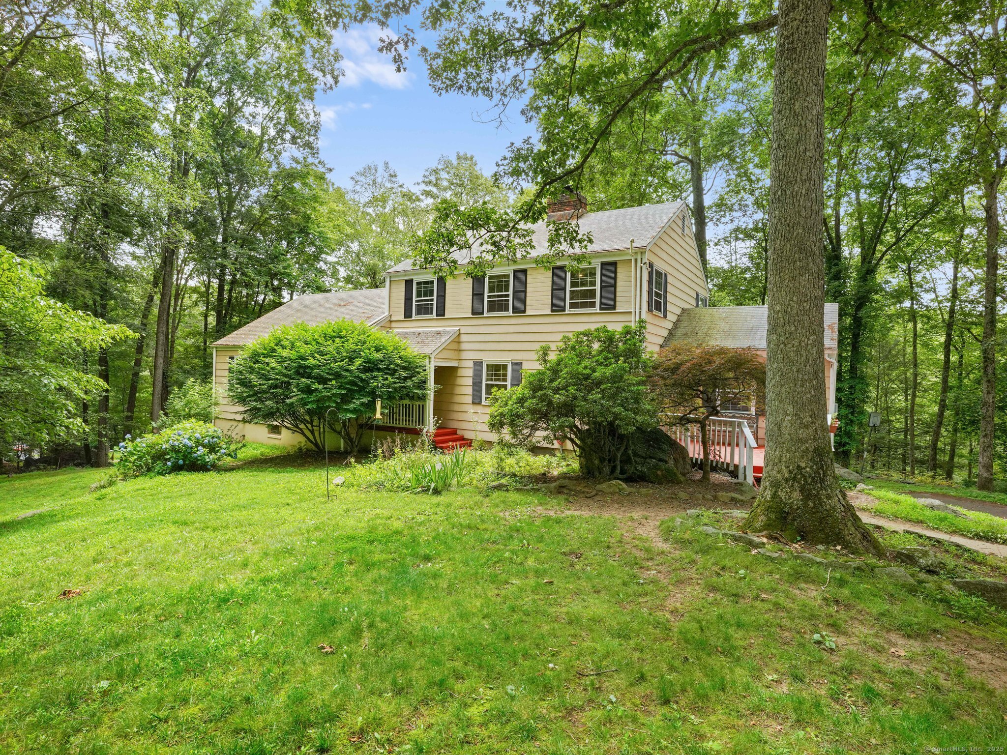 11 Dundee Road in the sought-after Saw Mill Association