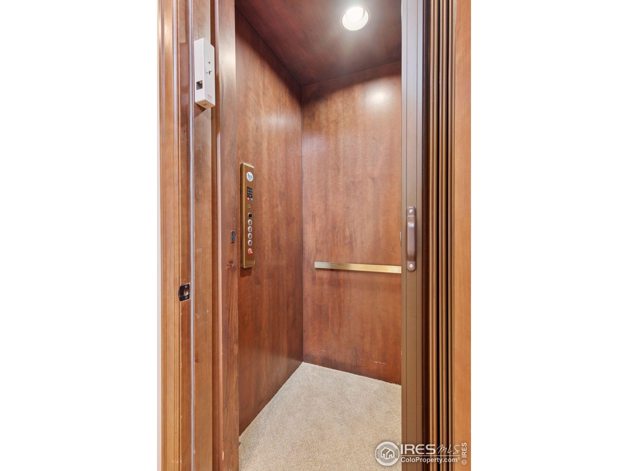 6541 Legend Ridge Trail Niwot, CO 80503 - Photo 36 of 45 a view of a hallway