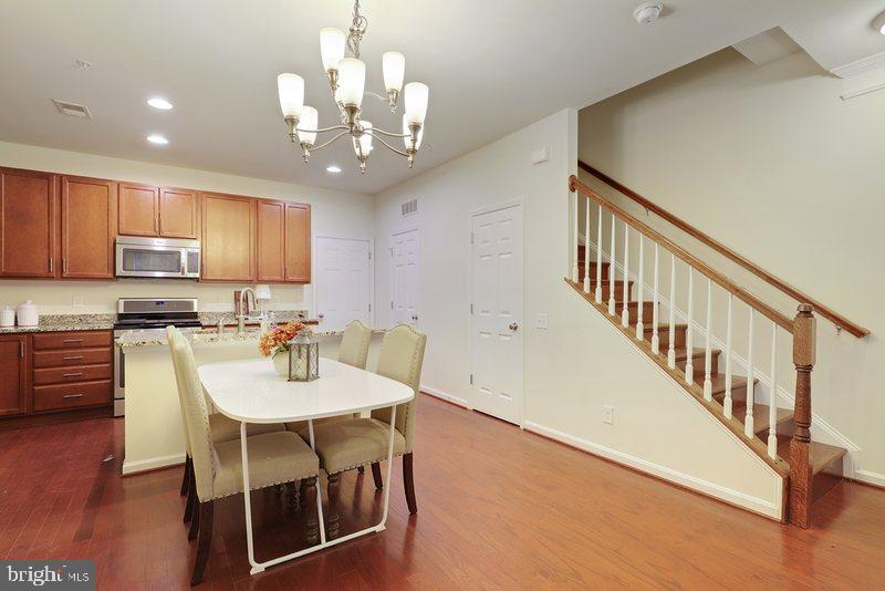 2966 Rittenhouse Circle, Unit 7 Fairfax, VA 22031 - Photo 4 of 20