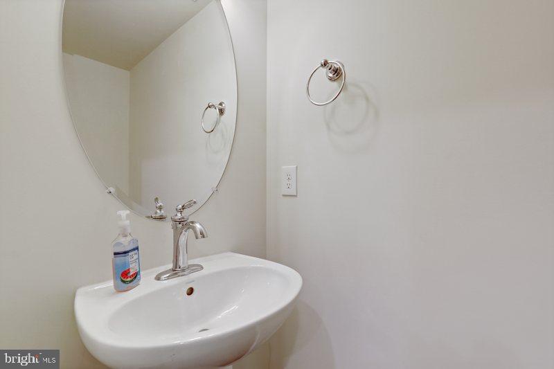 2966 Rittenhouse Circle, Unit 7 Fairfax, VA 22031 - Photo 8 of 20