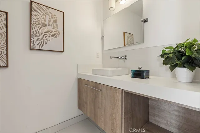 a room with a closet