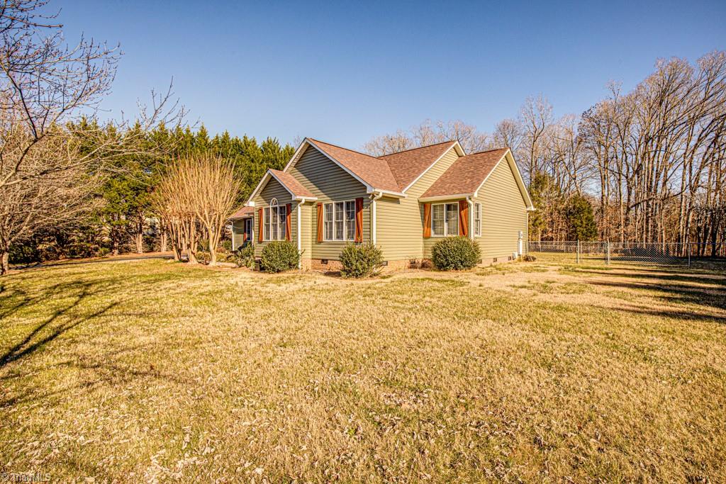 7159 Senepole Road Randleman, NC 27317 - Photo 4 of 37