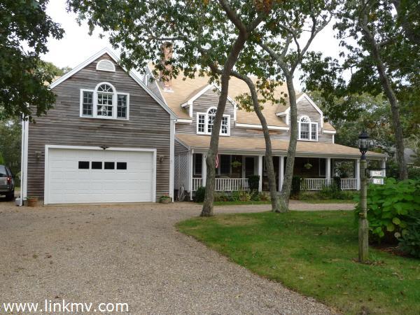 103 Marthas Road Edgartown, MA 02539 - Photo 2 of 20 http://d1qzqeyxiitrap.cloudfront.net/photos/20434/600/c3549dff.jpg