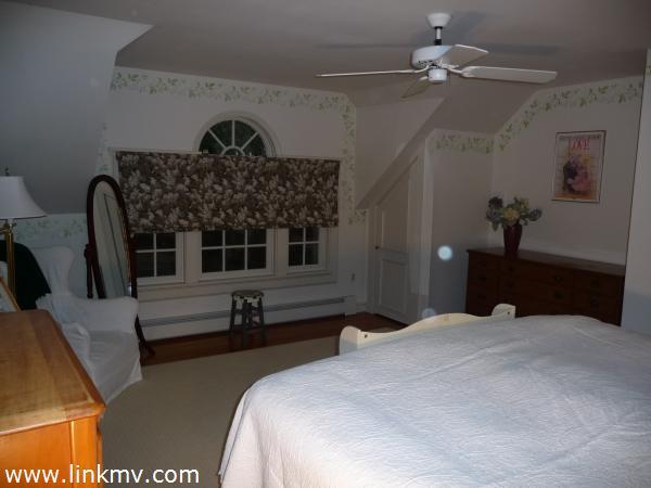 103 Marthas Road Edgartown, MA 02539 - Photo 13 of 20 http://d1qzqeyxiitrap.cloudfront.net/photos/20434/600/3eb53d4c.jpg