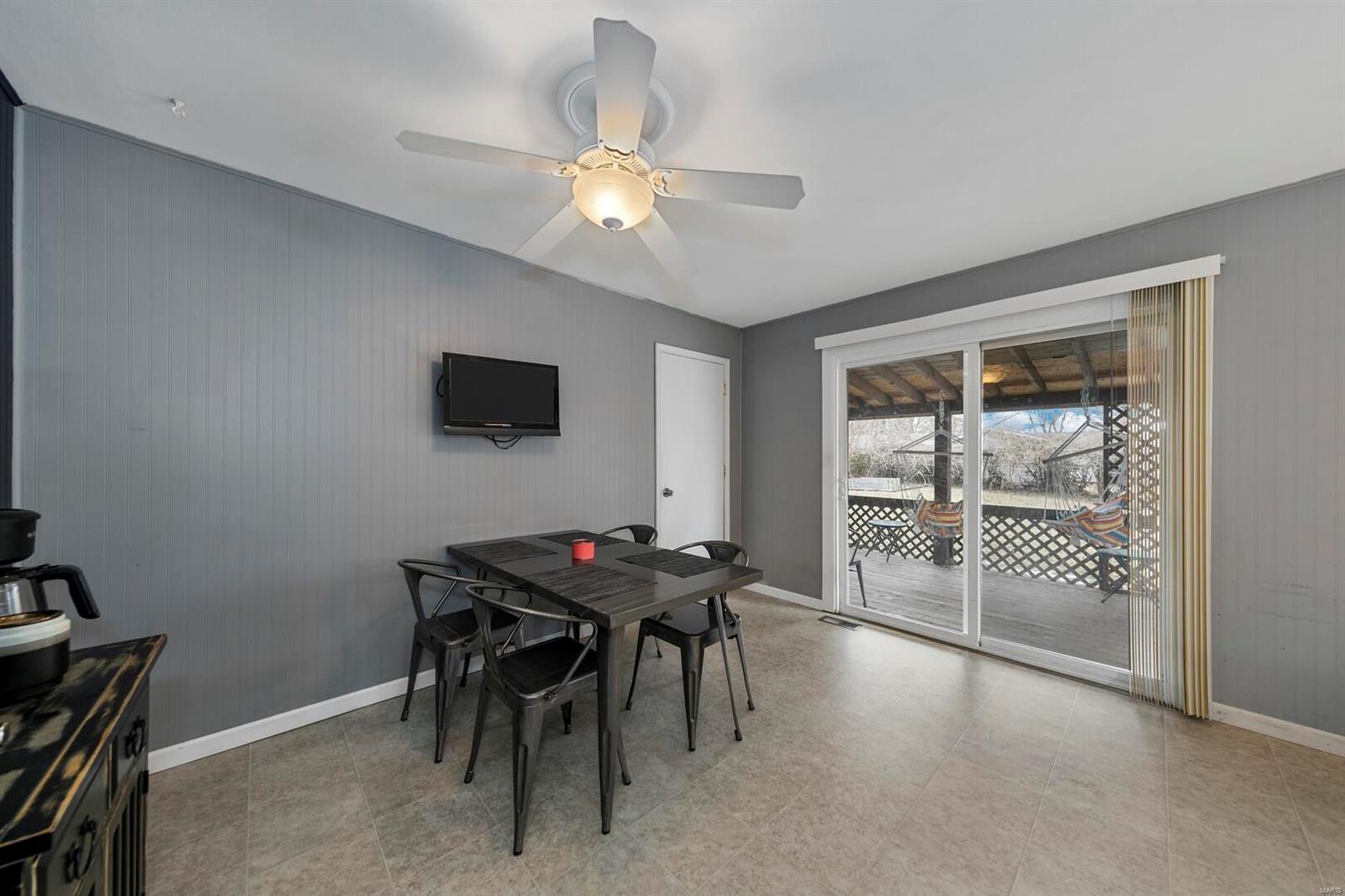 1149 Country Club Road St. Charles, MO 63303 - Photo 6 of 28 Gallery Image 6