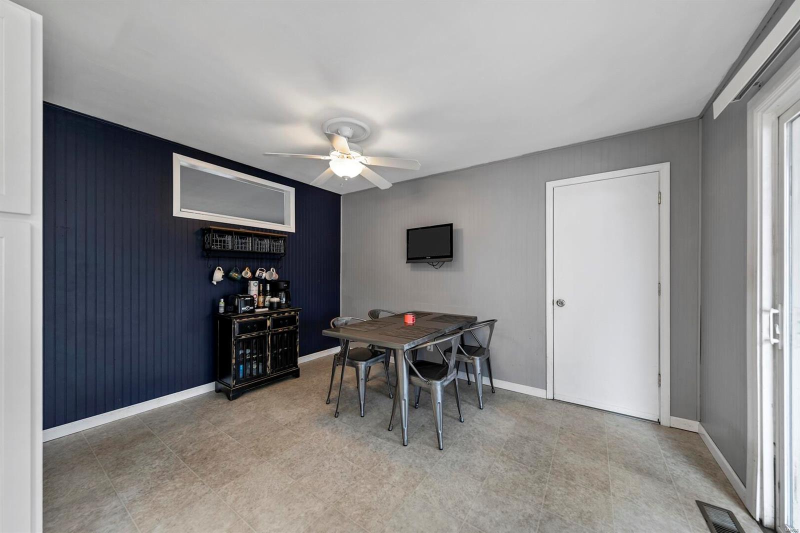 1149 Country Club Road St. Charles, MO 63303 - Photo 10 of 28 Gallery Image 10