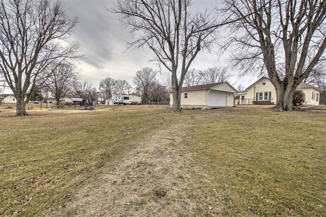 635 Mill Street Mount Zion, IL 62549 - Photo 29 of 30