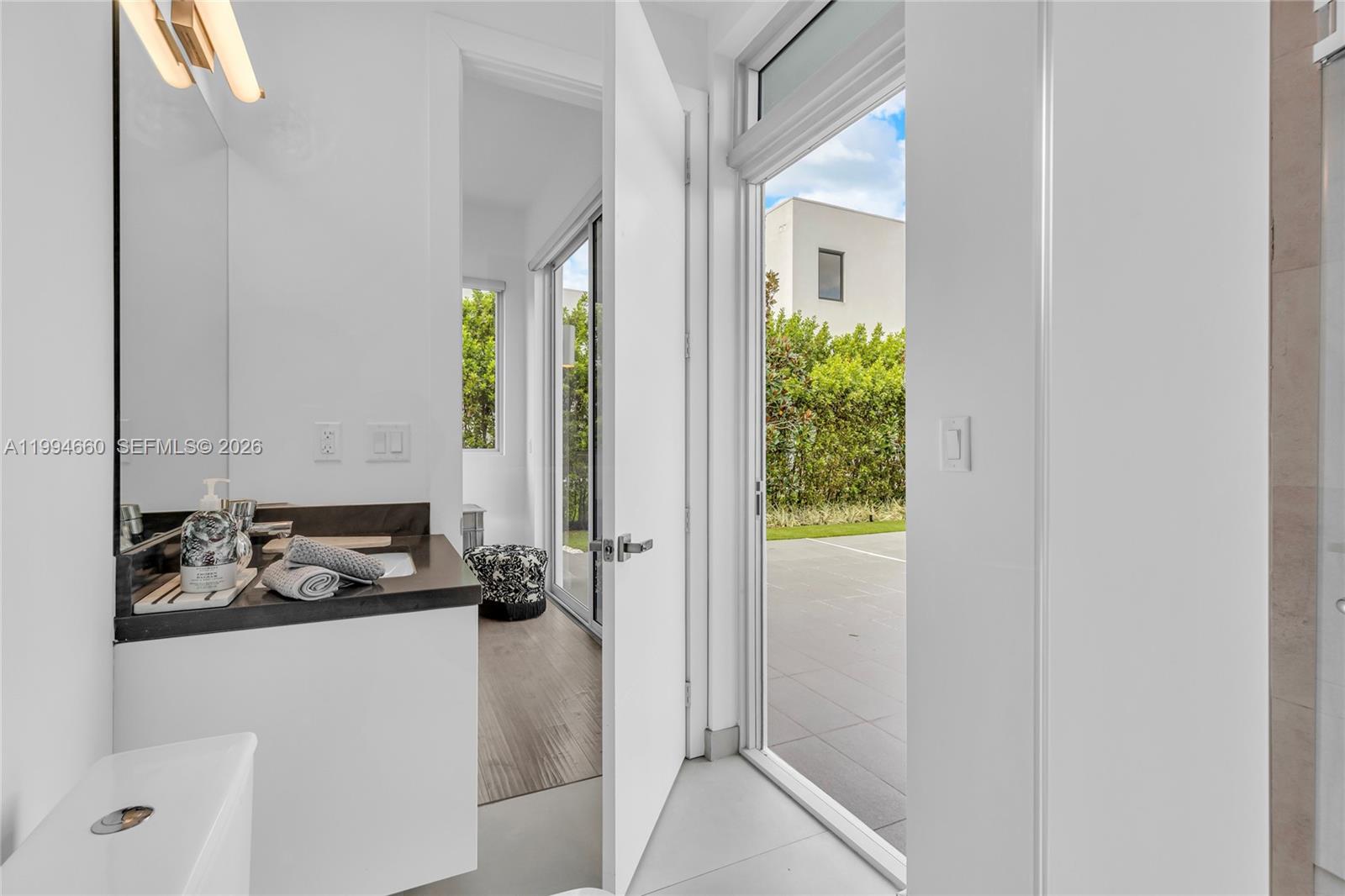 16631 Sunset Way Weston, FL 33326 - Photo 19 of 59