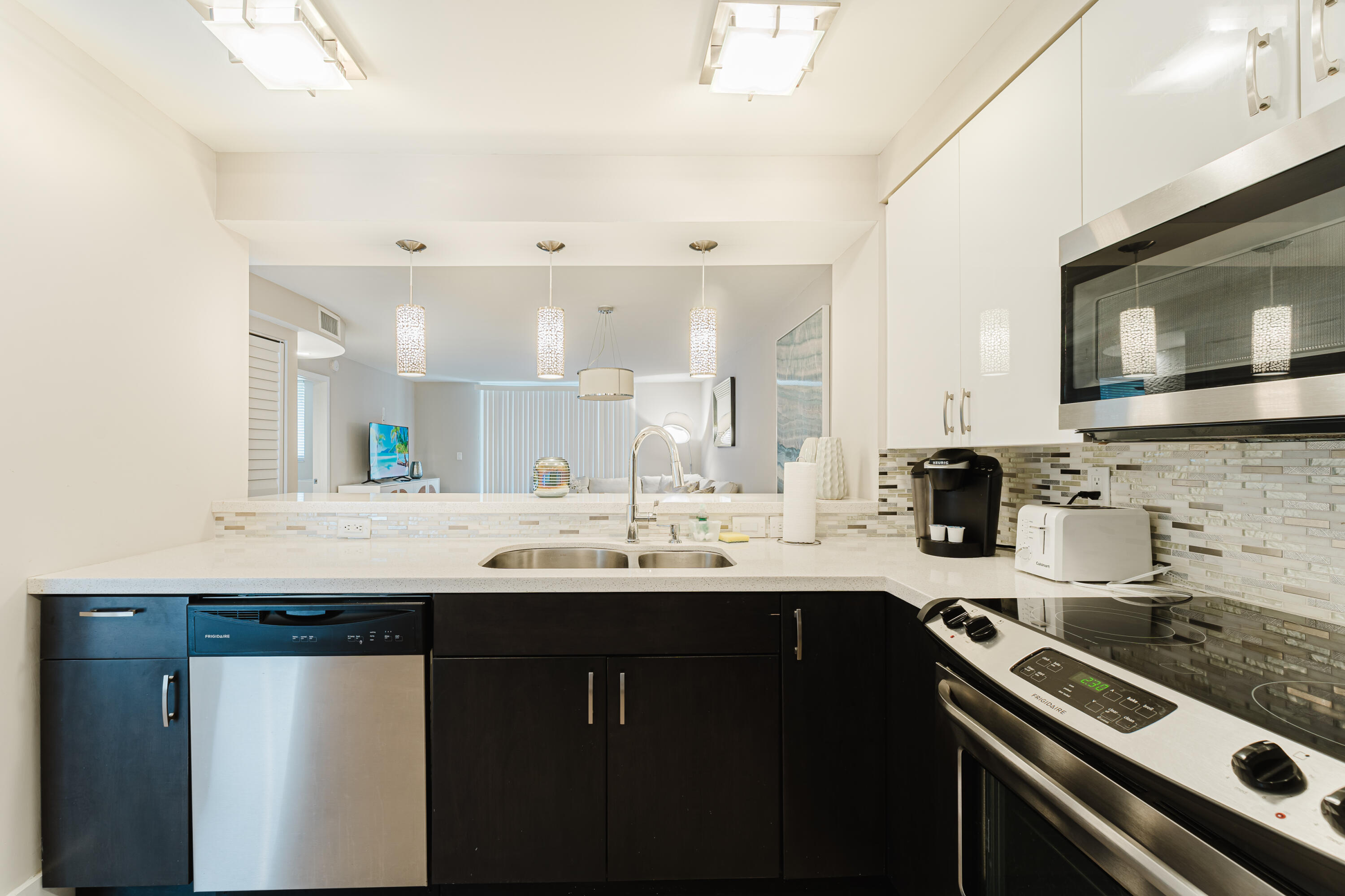 601 North Ocean Boulevard, Unit 102 Boca Raton, FL 33432 - Photo 4 of 10 601-102-2