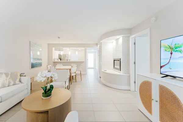 $4,200 | 601 North Ocean Boulevard, Unit 102, Boca Raton, FL 33432