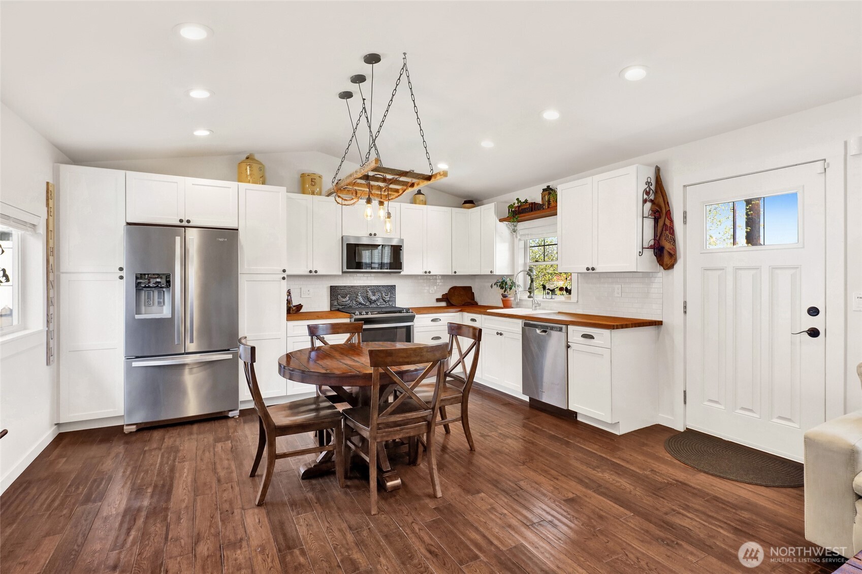 7315 Jackson Road Blaine, WA 98230 - Photo 7 of 31 Gallery Image 7